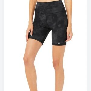 Alo yoga high waist solarized tie dye bike short
